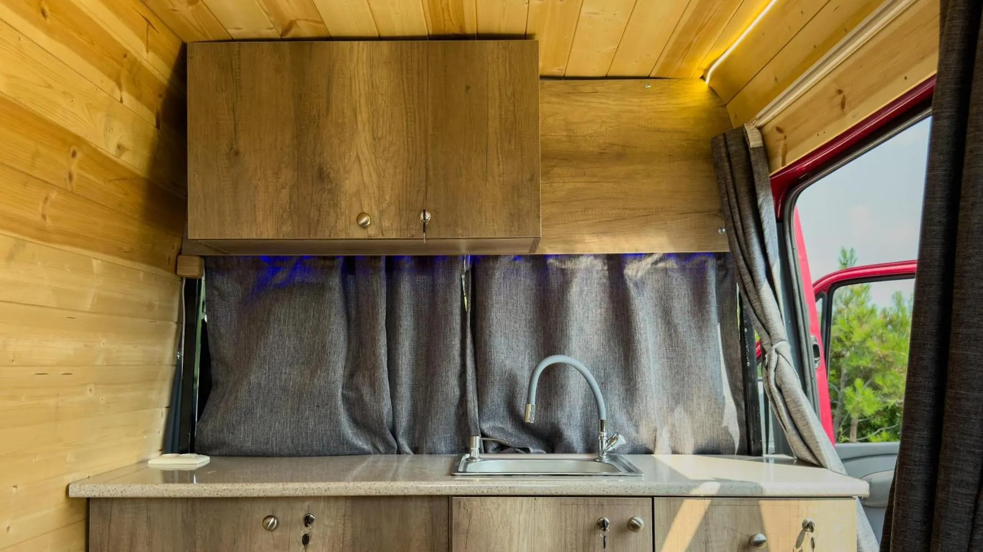 Campervan Tbilisi 0*,